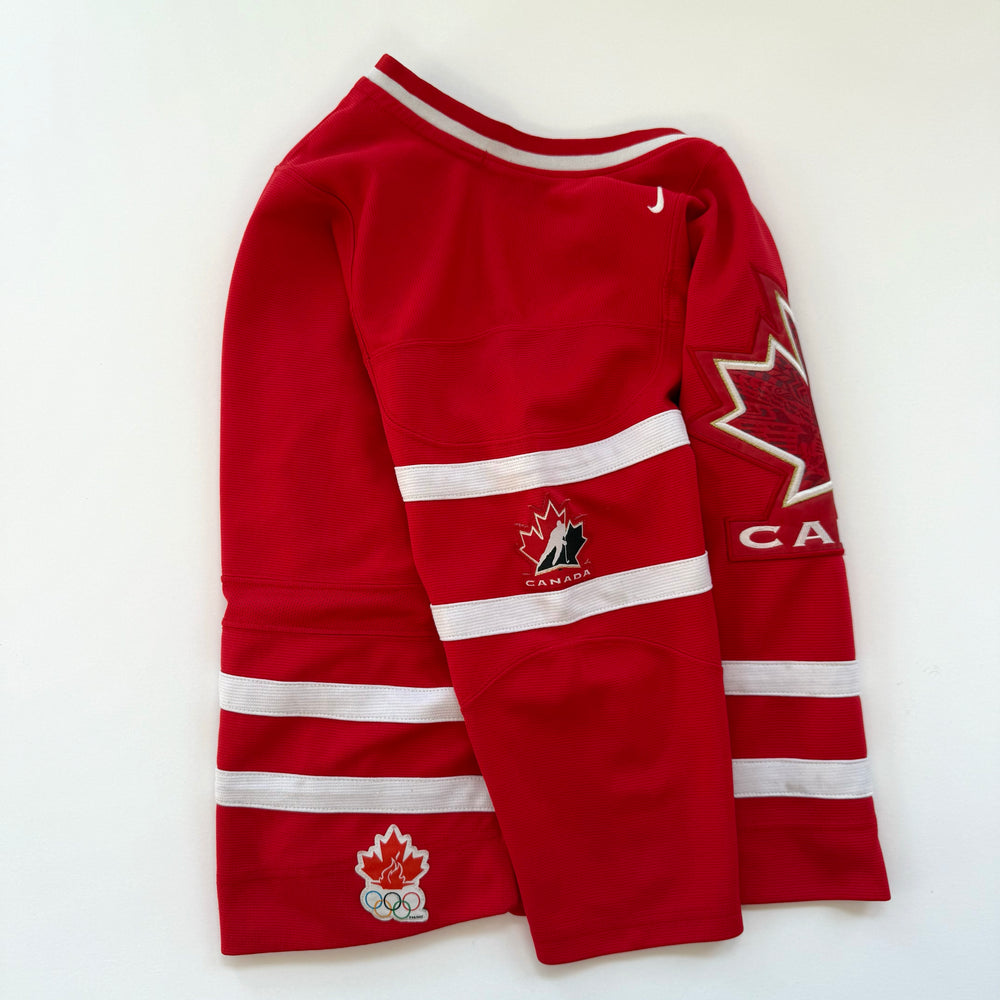 2010 Olympic Team Canada Hockey Jersey - Size 8