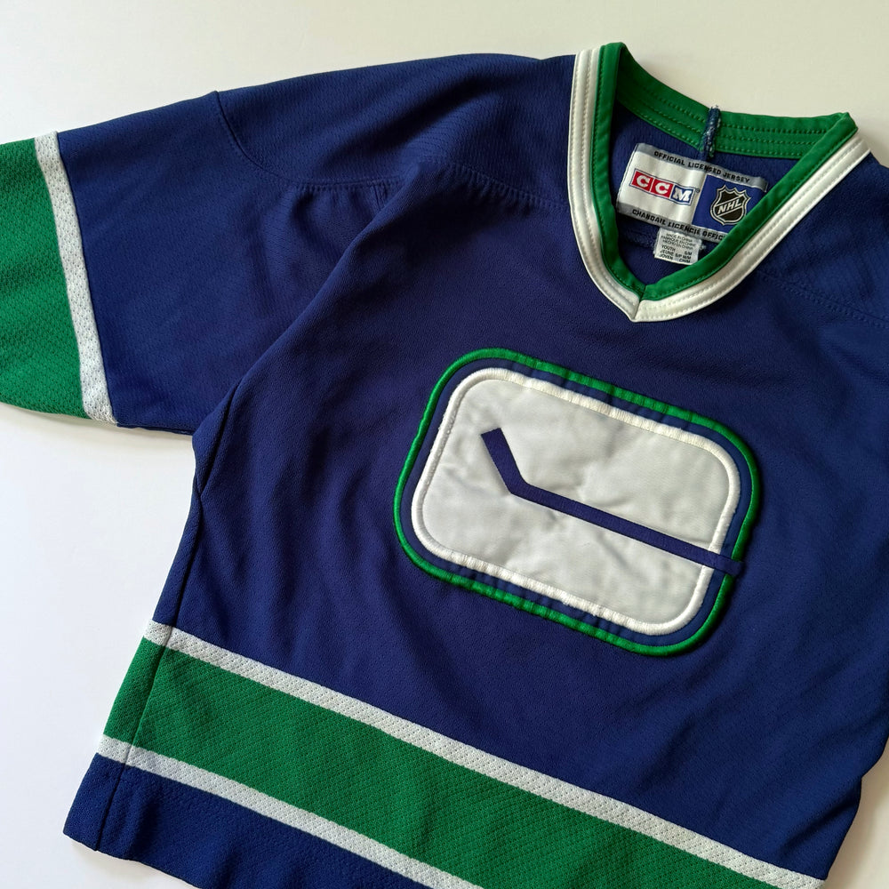 Vancouver Canucks - Size 6/8