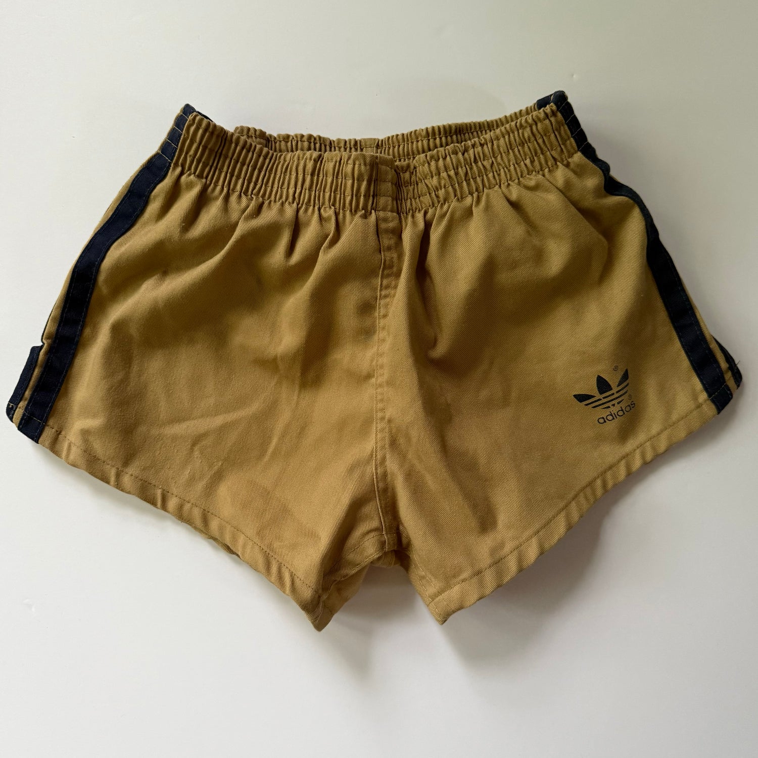 Adidas Shorts - Size M (5/6)