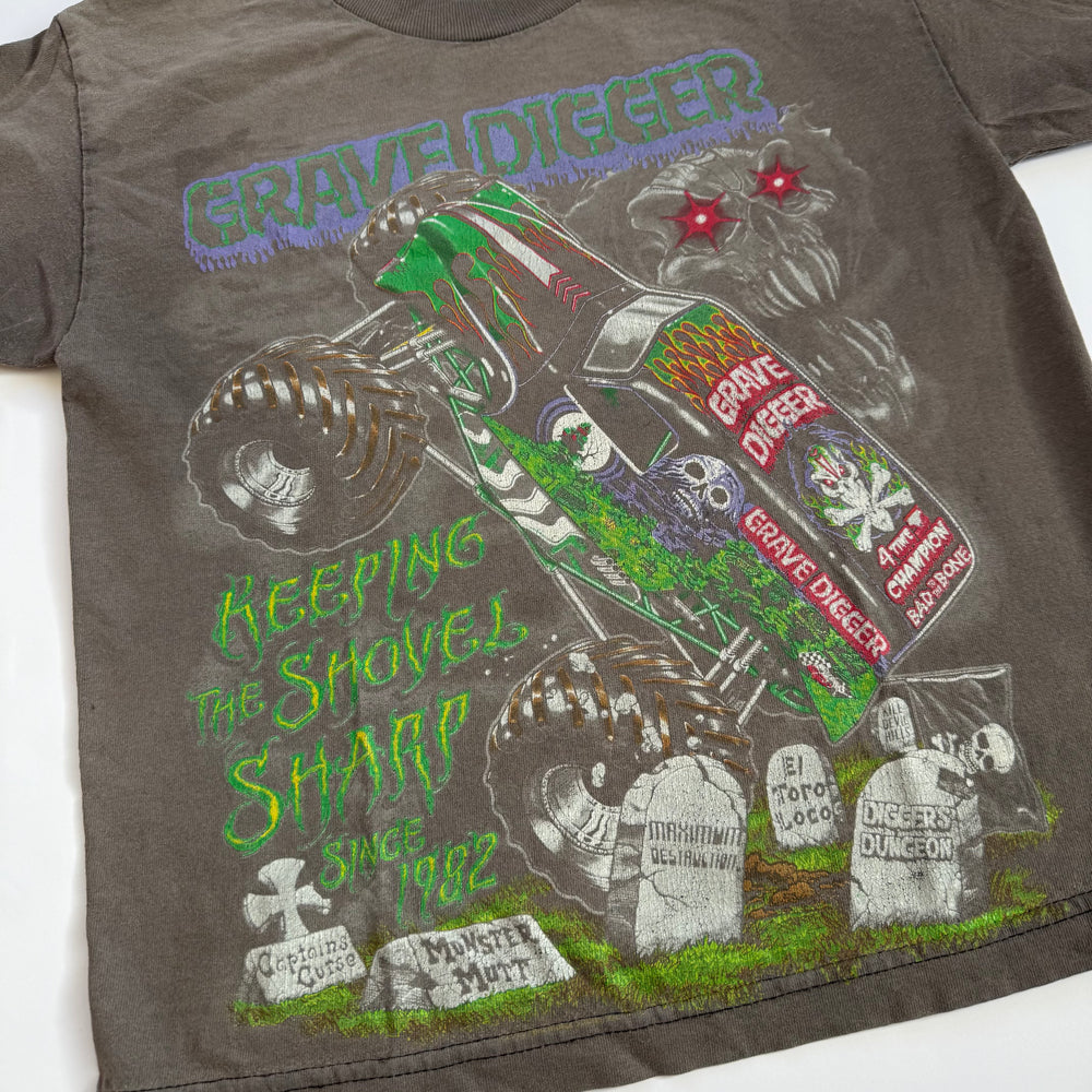 Grave Digger Monster Truck Tshirt - Size S